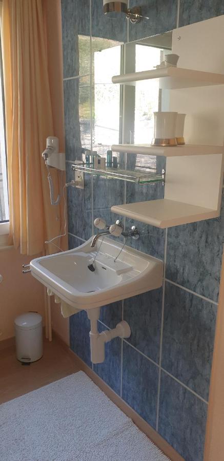 Hotel Rhoneblick Guttet-Feschel Ngoại thất bức ảnh